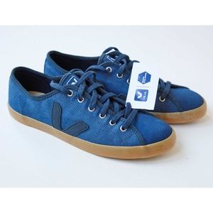 Mens Veja Canvas Sneaker Blue
